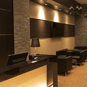 練習は24時まで、レッスンは21時まで対応。ライフスタイルに合わせて通いやすい。